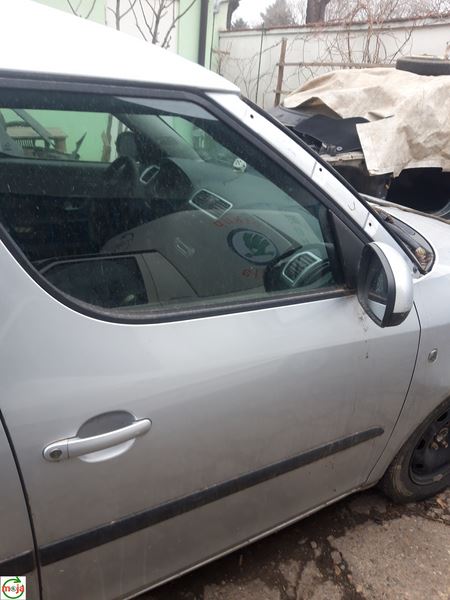 ŠKODA ROOMSTER PREDNJA DESNA Vrata 5J7831056